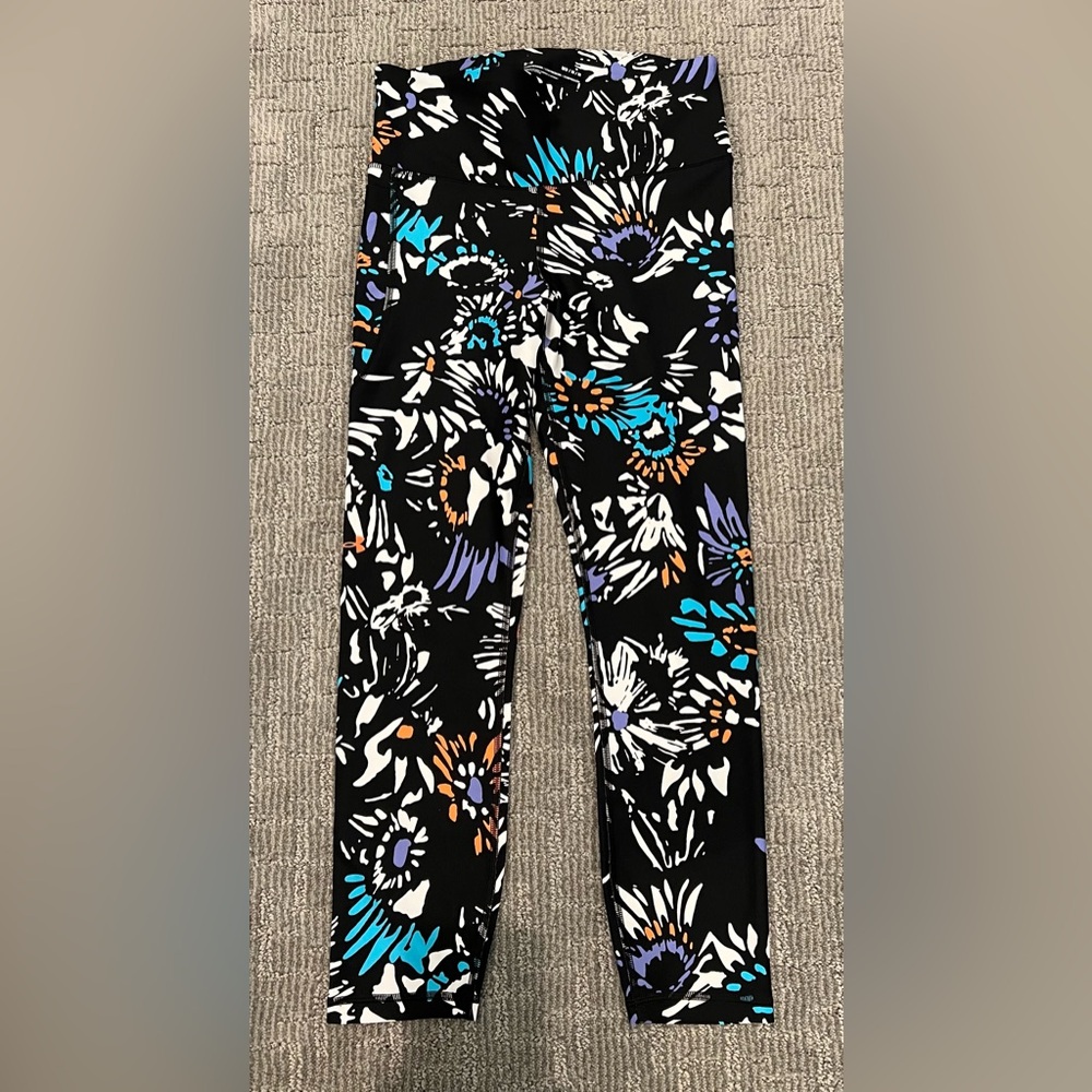 Under Armour Black Multicolor Floral Compression Leggings